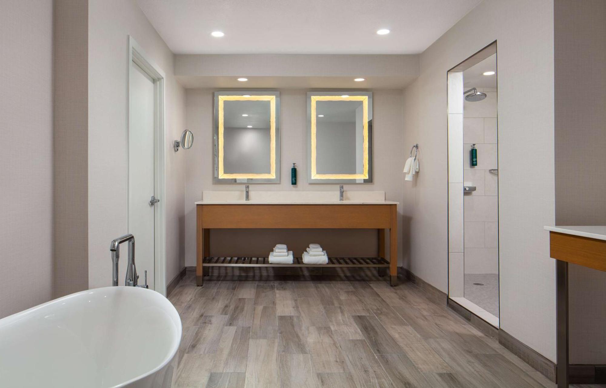 Doubletree By Hilton Sacramento Hotell Exteriör bild